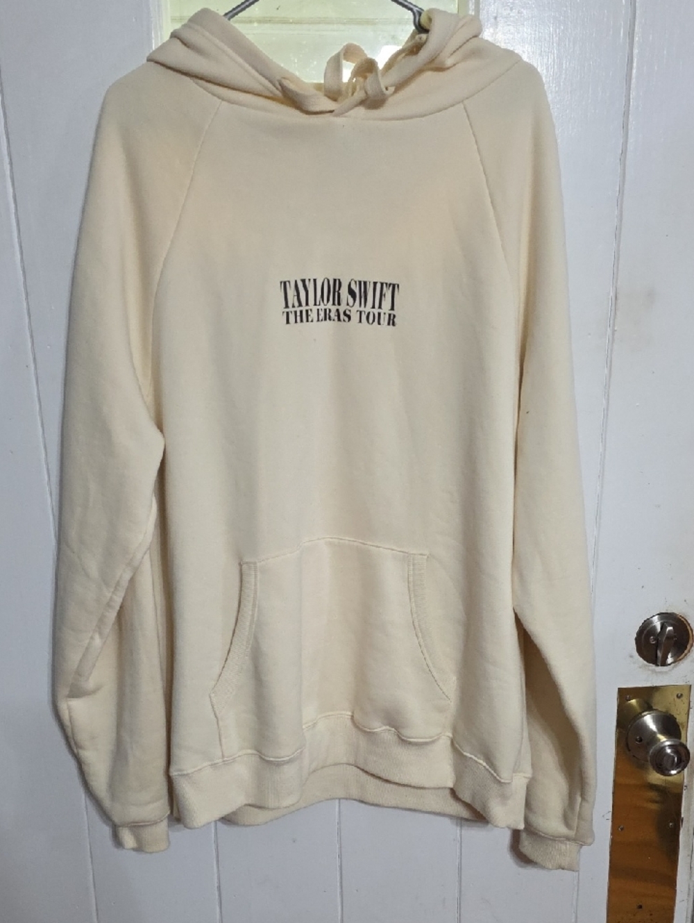 Taylor Swift "The Eras Tour" Womens Sweatshirt Hoodie Colorful Pictures Sz M EUC